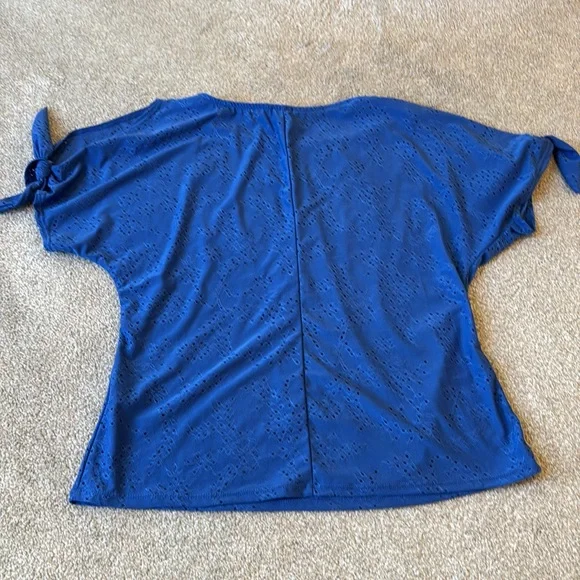W5 Delph Blue Lace Eyelet Blouse Short Tied Sleeves Women Size Medium - Picture 7 of 7
